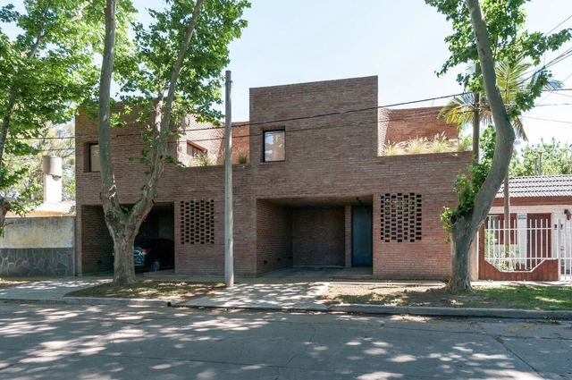 Duplex Moreno / Impulsar Arquitectura - Fotografia de Exterior, Habitação Coletiva, Aido, Fachada, Porta