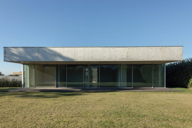 Casa em Valadares / Correia/Ragazzi Arquitectos - Fotografia de Exterior, Casas, Fachada