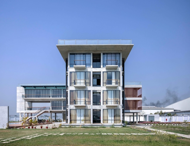 Kiran Rest House / Sthapotik - Exterior Photography, Hotels, Facade