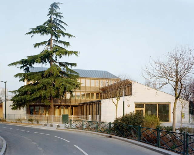 Centro comunitario y juvenil Le Cèdre / Guillaume Ramillien Architecture - Fotografía exterior, Centro Comunitario, Fachada, Cierros