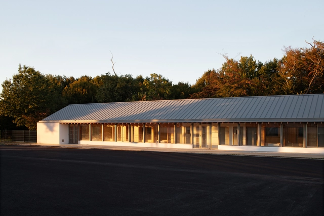 Centro recreacional / Esnard Sanz - Fotografía exterior, Comunidad, Fachada