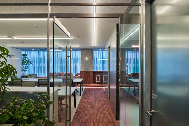 TENTiE Nagoya Office / moss. - Interior Photography, Offices Interiors, Door, Facade, Chair, Table