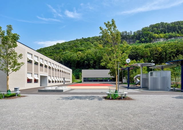 Ampliação da Escola Weissenstein e Ginásio de Esportes / Ernst Niklaus Fausch Partner - Fotografia de Exterior, Escolas, Fachada