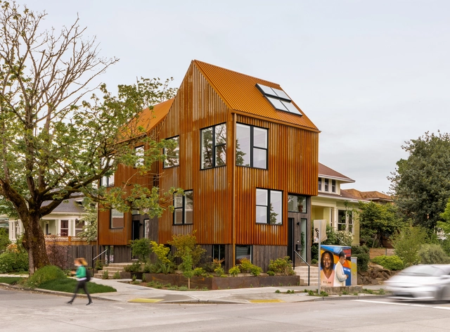 Oak & Alder House / Hybrid - Exterior Photography, Decoration & Ornament, Facade, Door