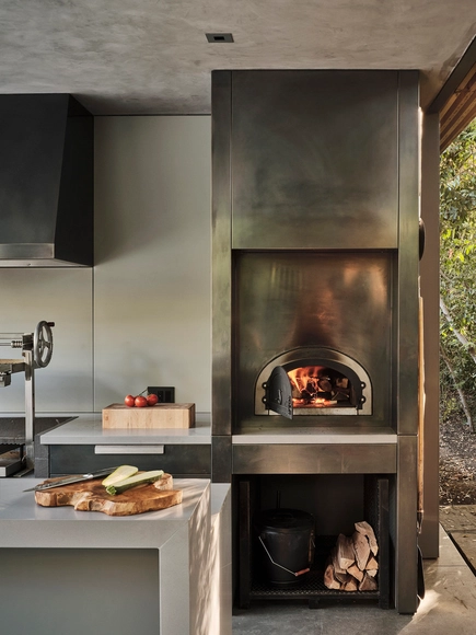 Forno a lenha: 20 exemplos de casas prontas para pizza - Imagem de Destaque