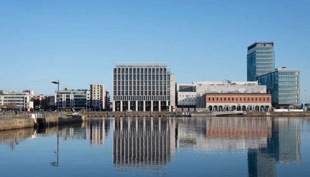 北码头办公楼 / ABK Architects   - 建筑图, 办公设施, 表皮, 城市