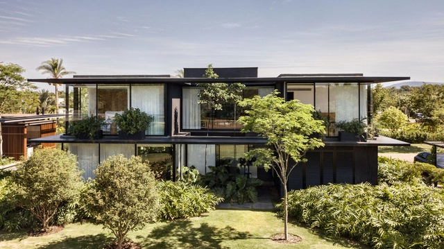 Fazenda Boa Vista / TRIPTYQUE + Diego Revollo Arquitetura - Fotografia de Exterior, Casas, Jardim, Fachada