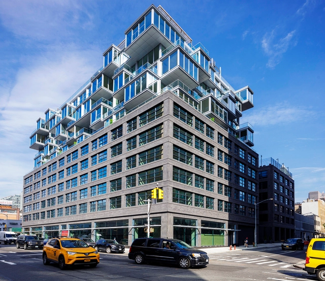 建筑垃圾砖立面，The West 公寓大楼 / Concrete - 建筑图, 零售建筑, 表皮