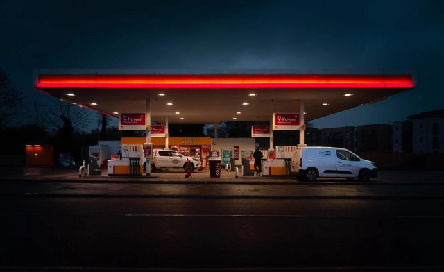 Postos de gasolina e carros elétricos: o que muda nas cidades - Imagem de Destaque