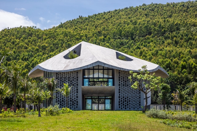 ‘帽子’屋，万花筒办公室与住宅 / Inrestudio - 建筑图, 办公建筑, 花园, 表皮, 森林