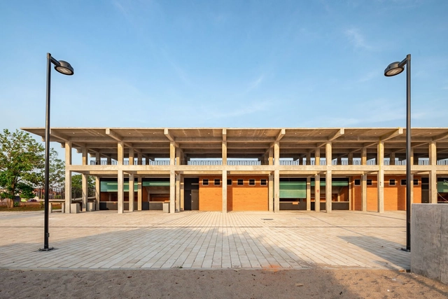 Remodelación Deportivo Colín / Quintanilla Arquitectos - Fotografía exterior, Recreación Y Entrenamiento, Fachada, Pilares