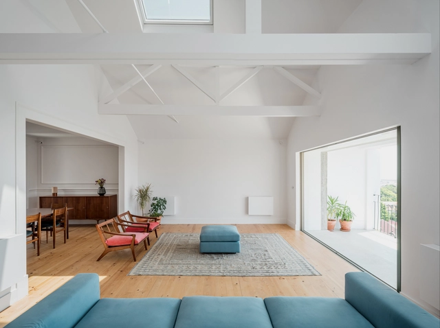 Apartamento Saraiva de Carvalho / Aboim Inglez Arquitectos - Fotografia de Interiores, Casas, Fachada, Porta, Mesa, Cadeira