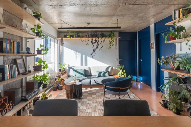 Apartamento JP / Trema Arquitetura + Daniel Zahoul - Fotografia de Interiores, Renovação, Pátio, Fachada, Balcão, Mesa, Cadeira