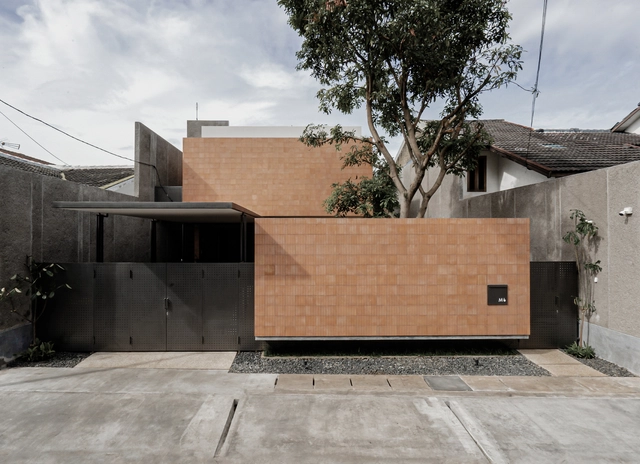 GN House / Arkides Studio - Exterior Photography, Houses, Courtyard, Facade, Door