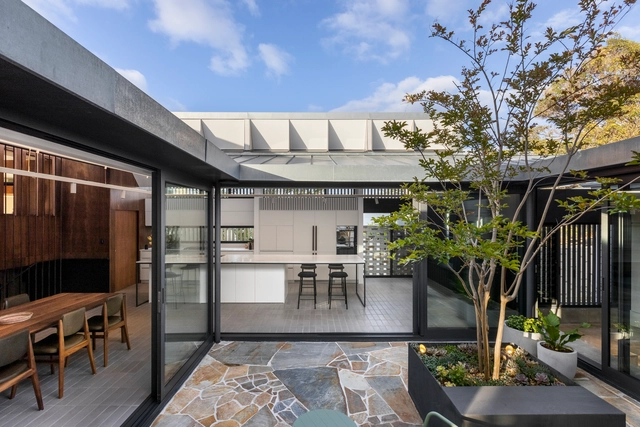 Higham Road House / Philip Stejskal Architecture - Exterior Photography, Houses, Garden, Facade, Door, Lighting, Table