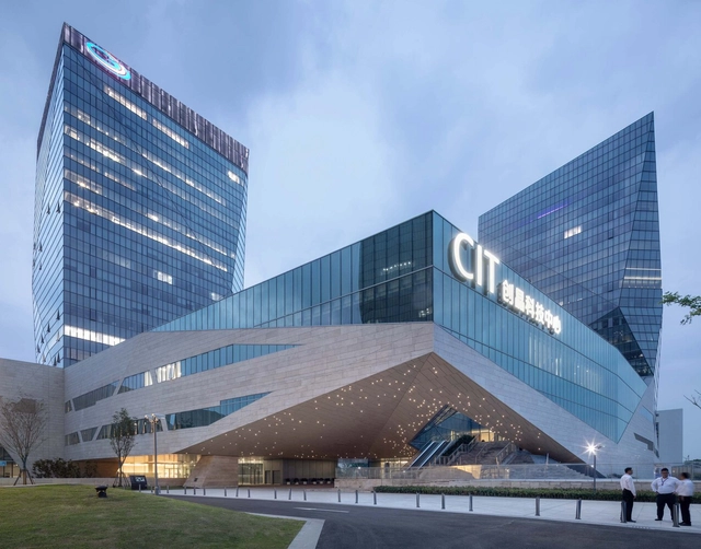 上海临港新片区创晶科技中心 / Ennead Architects - 建筑图, 办公设施, 表皮, 城市