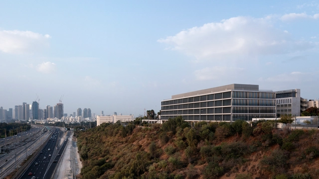 Facultad de Ingeniería de la Universidad de Tel Aviv / Studio PEZ + Zarhy Architects - Fotografía exterior, Universidad, Fachada, Urbano