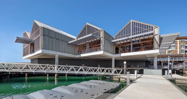掀开木屋立面，海滨酒馆 / H&E Architects - 建筑图, 社区建筑, 表皮, 扶手