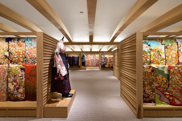 Mayuzuki Kimono Shop / Tsutsumi & Associates - Interior Photography, Retail Interiors