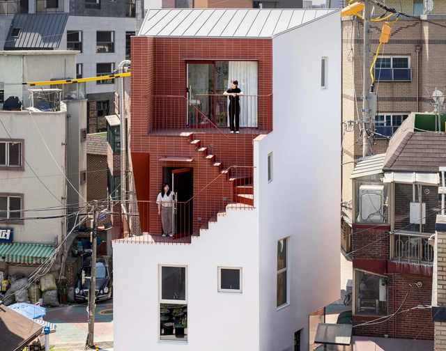 Edifício Comercial Red Hole / OHOO Architects - Fotografia de Interiores, Loja, Fachada, Porta, Balcão