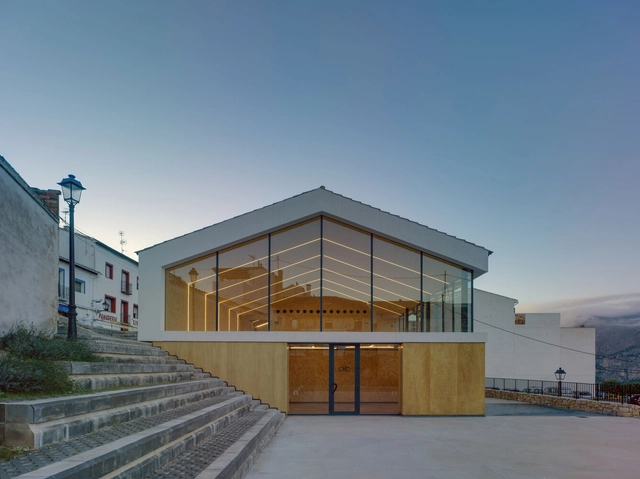 Casa de cultura Felip Miralles / eneseis Arquitectura - Fotografía exterior, Casas, Fachada, Escaleras