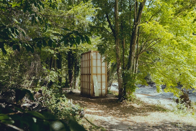 Le Paravue / Martin Gaufryau + Quentin Barthe + Tom Patenotte - Fotografía exterior, Otras Estructuras, Jardín, Puerta, Bosque
