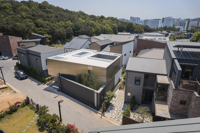 Casa da Fachada Metálica / Archirie - Fotografia de Exterior, Casas, Fachada