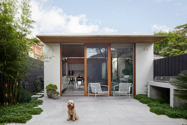 Casa Pitch / FMD Architects - Fotografía exterior, Ampliación, Patio, Puerta, Fachada, Sillas
