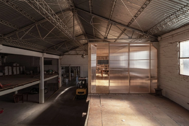 Atelier cuadro benegas / atelier industrial - Fotografía interior, En Detalle, Fijación Vigas, Puerta, Fachada