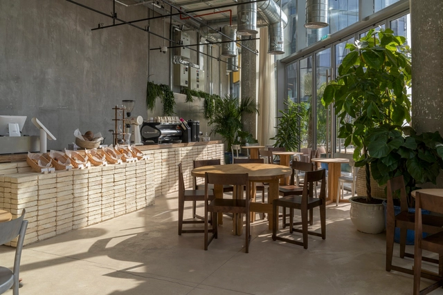‘面包店的形式’ 面包店  / BONE - 室内图, 商业建筑, 表皮, 梁, 桌子, 椅子
