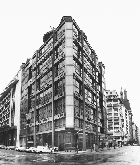 Architecture Classics: SOMISA Building / Mario Roberto Álvarez & Associates - Exterior Photography, Offices, Facade