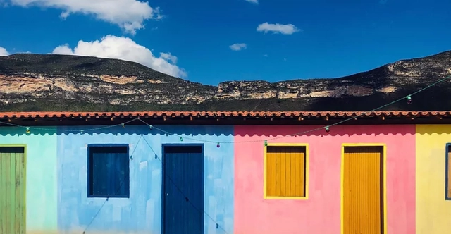 Terra Afefé: uma microcidade de adobe na Chapada Diamantina - Arch Daily Entrevistas