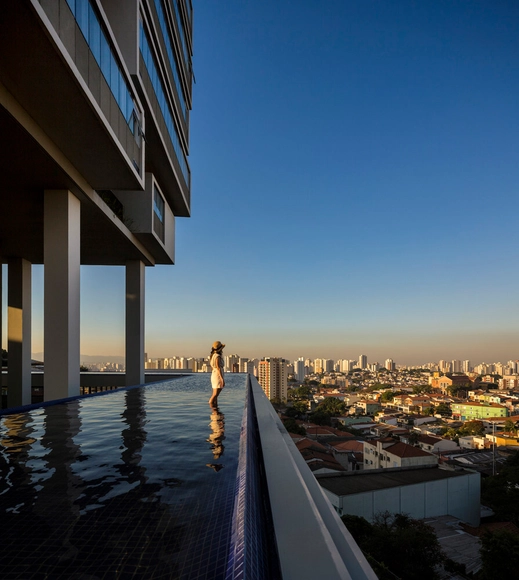 跨学科的诗学，走进 Isay Weinfeld 的作品 - 主图