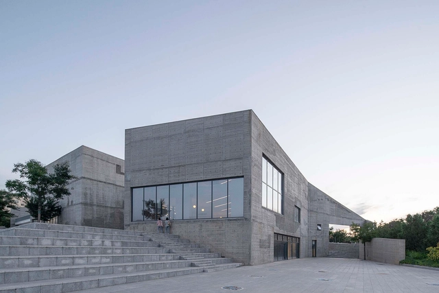 Tuyi Building of Youlan Middle School / WAU Design - Exterior Photography, Schools , Facade, Stairs
