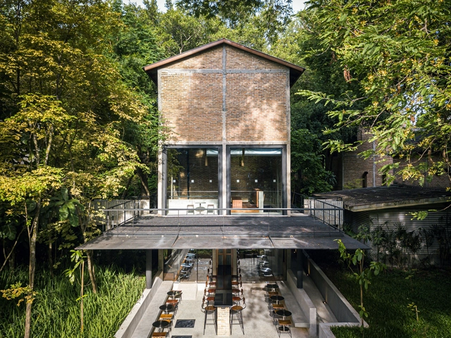 Kaomai Tea Barn / PAVA architects - Exterior Photography, Store, Garden, Facade, Forest