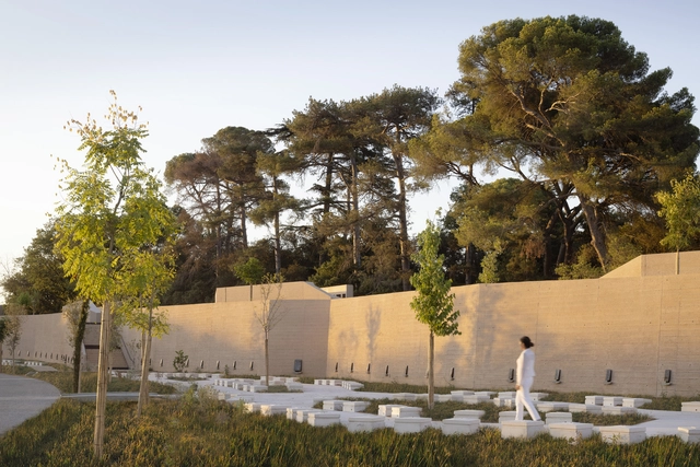 Cementerio Metropolitano de Montpellier / Agence Traverses - Paysage, Urbanisme, Architecture - Fotografía exterior, Cementerio, Jardín