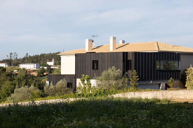 Casa da Pérgola / Atelier in.vitro - Fotografia de Exterior, Casas, Fachada, Porta