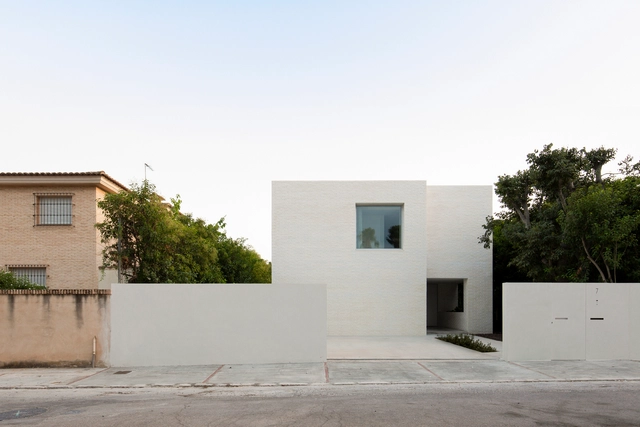 Casa de ladrillo en La Eliana / sanchis olivares - Fotografía exterior, Casas, Fachada, Puerta