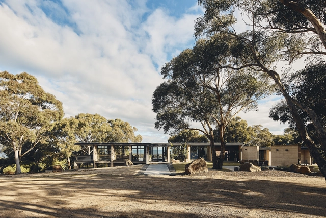 Aireys House / Studio Nicholas Burns - Exterior Photography, Houses, Garden, Facade, Arch, Forest