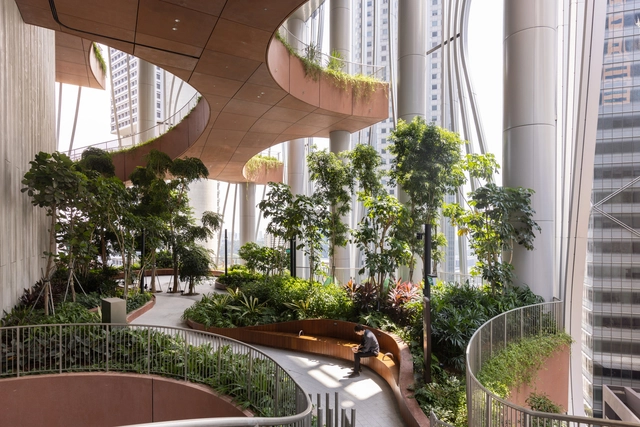 CapitaSpring  / BIG + Carlo Ratti Associati - Fotografía interior, Edificio De Oficinas, Jardín, Fachada