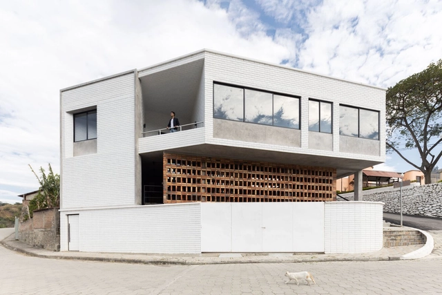 Casa en 100m2 / Hábitat-estudio de arquitectura - Fotografía exterior, Casas, Fachada, Escaleras, Barandas