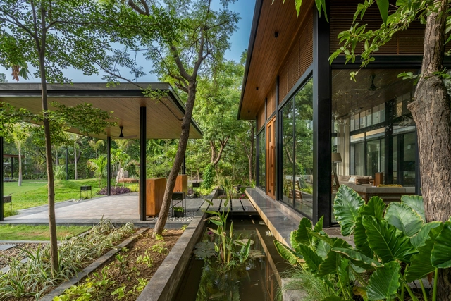 Vila Kalrav / VPA Architects - Fotografia de Exterior, Casas, Jardim, Fachada, Floresta