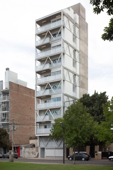 Edificio A01 / Federico Marinaro Arquitecto - Fotografía exterior, Apartamentos, Fachada