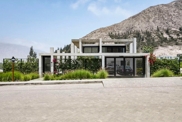 Casa Tejona / Martín Dulanto Arquitecto - Fotografía exterior, Decoración Y Ornamento, Fachada, Puerta