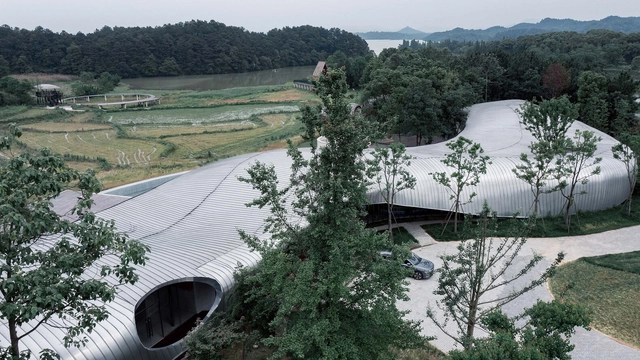 Centro Comunitario de la Naturaleza Xinyu / MONOARCHI - Fotografía exterior, Centro Comunitario, Jardín