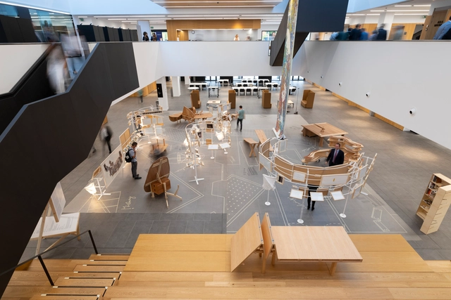 Perpetuum Mobile: el mobiliario de la casa de Enric Miralles y Benedetta Tagliabue se exhibe en Madrid  - Imagen Principal