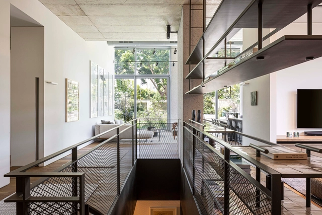 Rooted House / Jacobs Yaniv Architects - Interior Photography, House Interiors, Kitchen, Facade, Handrail, Door, Beam