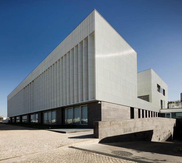 Ampliação do Hospital da Luz Oeiras / RISCO - Fotografia de Exterior, Ampliação, Fachada