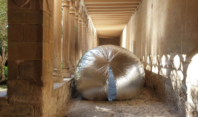 Instalación TRANS(h)itos / Conjuntos Empáticos - Fotografía interior, Instalaciones Temporales, Puerta, Arco, Pilares