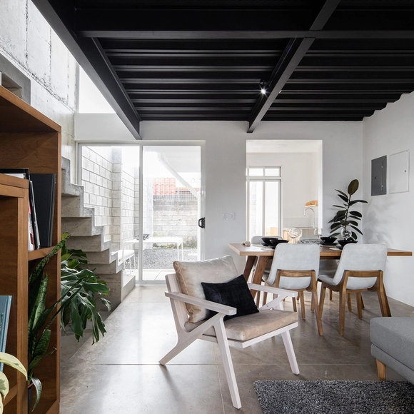 Casas Geminadas em Palmares / Arkosis - Fotografia de Interiores, Apartamentos, Viga, Fachada, Cadeira, Mesa